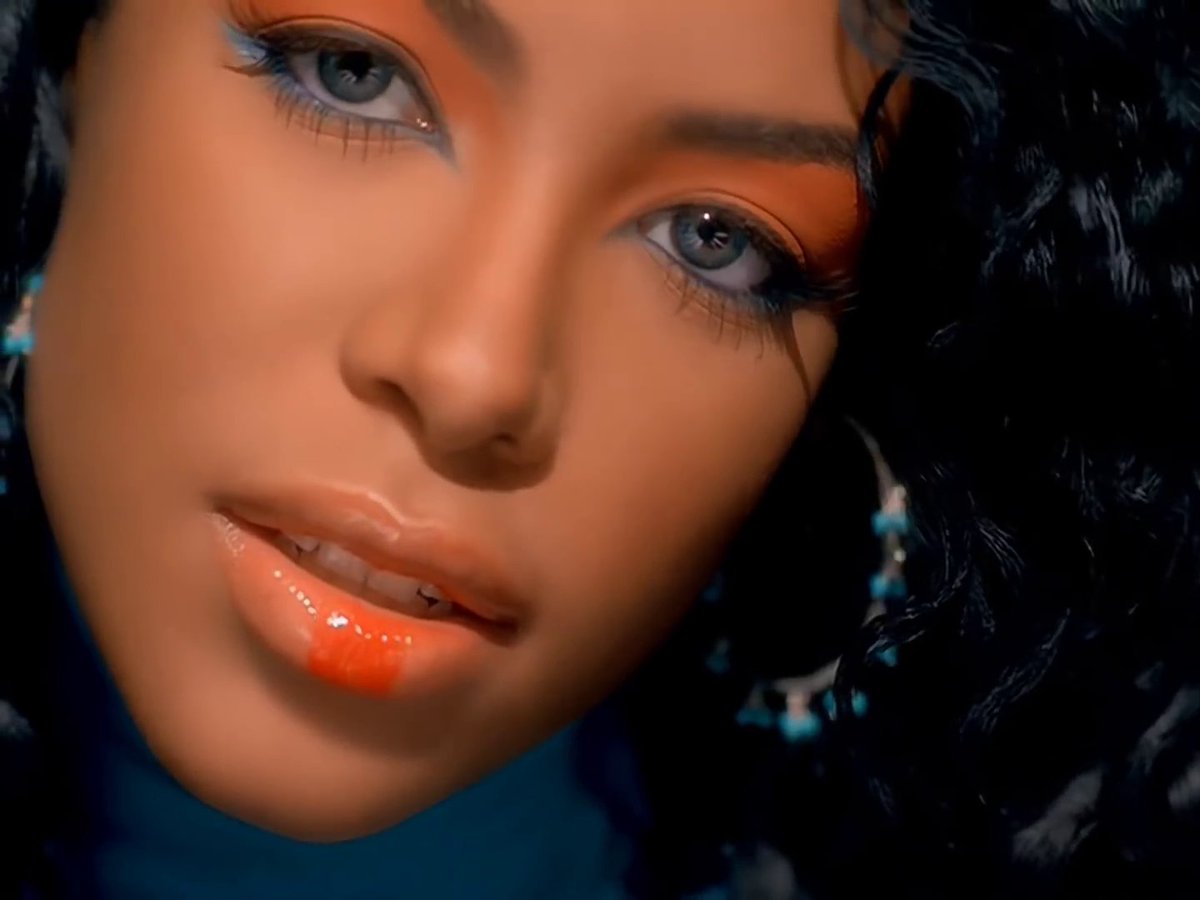 Aaliyah We Hebben Een Resolutie Make Up Nodig Aaliyah Looking More