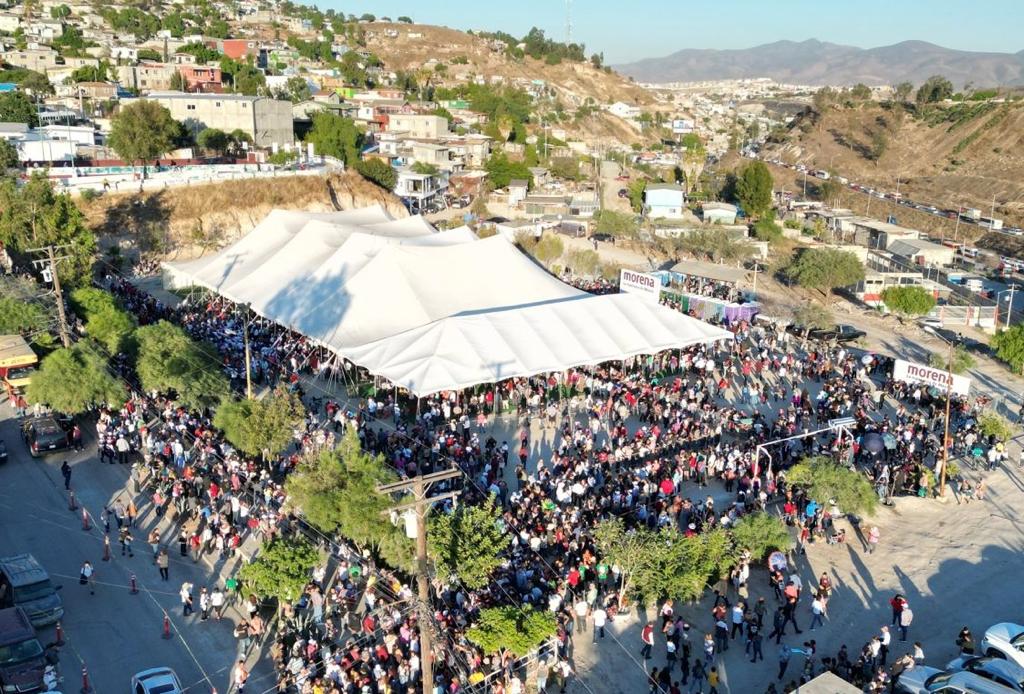 Regresamos a Tijuana, donde inicia la Patria, para agradecerle a las y los bajacalifornianos su compromiso incansable con la Cuarta Transformación. A esta frontera han llegado cientos de miles de personas honestas y trabajadoras, de todas partes de México y del mundo, que con su