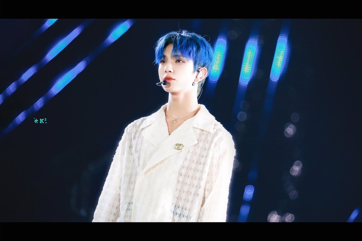 K2_1230_'s tweet photo. 191227 🥵 마이크 고정하는 밴딩도 섹시해

#세븐틴 #seventeen
#조슈아 #joshua 

HD 🔗：https://t.co/DnNhK9EHNO https://t.co/NcbzcqKlz5