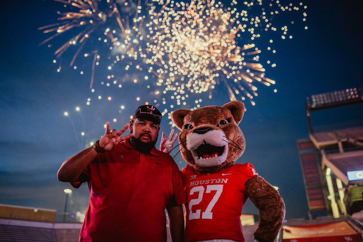 DREW_EQ's tweet photo. New Places, New Faces. #GoCoogs https://t.co/KszI48QYdR
