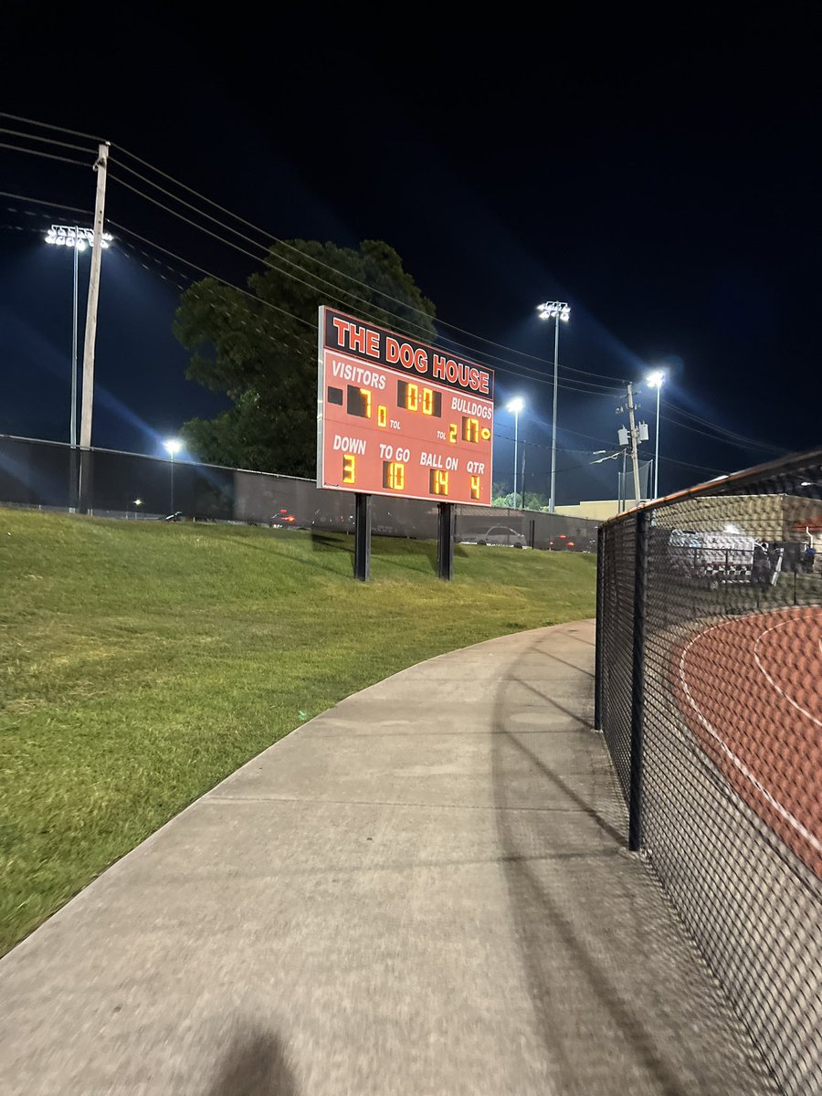 Tri_CitiesHigh's tweet photo. We won!!!! GO BULLDOGS!!! #BulldogsUnleashed https://t.co/4QfzqoNKYJ