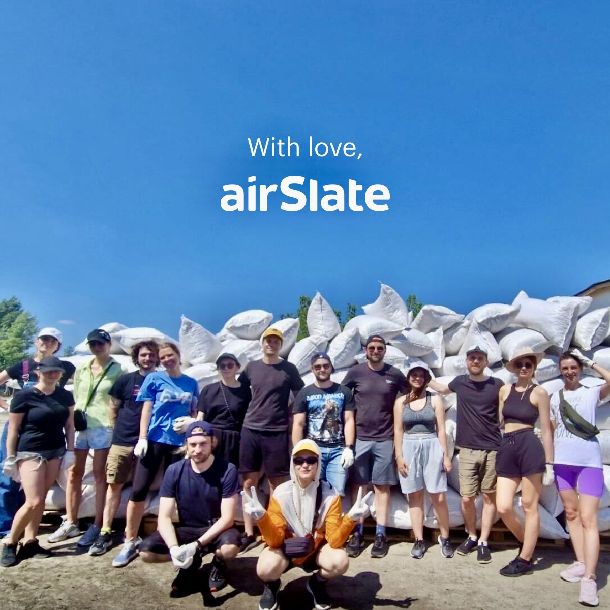 airSlate's tweet image. For #NationalDogDay, we are celebrating the #airSlate heroes who helped these pups in need.🐶

When our team responded to a fire that devastated the this Kyiv animal shelter, @TrustRadius honored us with their illustrious #TechCares Award – for the second year in a row! 🥰

Want…