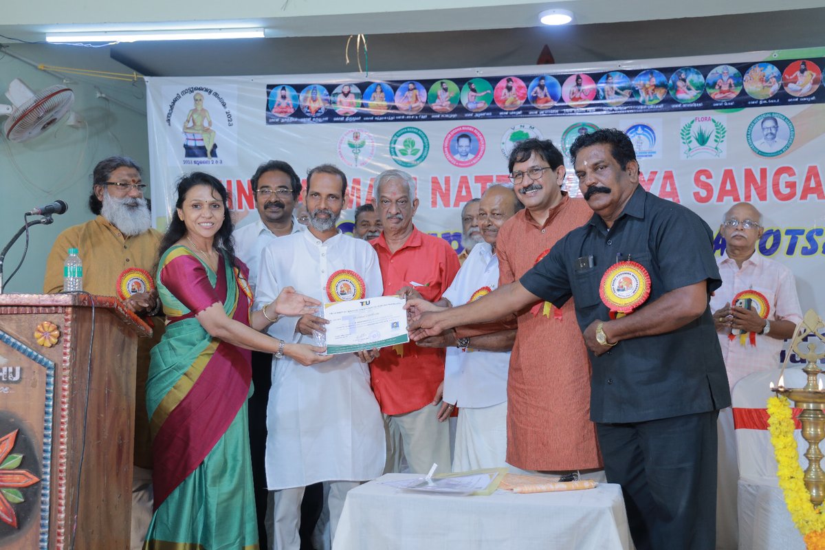 VedhanSri's tweet photo. @AcademyVarmam 🎓 

A momentous Guru Purnima at Varma Kalpa Rejuvenation Center, as we proudly awarded the TDU Varmam Therapist Diploma Completion Certificate to Aasan Suresh Kumar. 📜🙌

🌱🤝 #VarmamTherapistDiploma #GuruPurnima #HolisticWellness #VKRC https://t.co/6gg9ihGueN