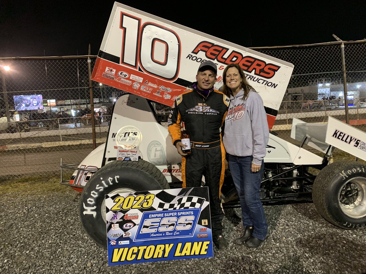 ESSprints's tweet photo. Jeff Cook is your feature winner at Autodrome Granby! It has been a few years since he took the checkered flag but he did it in his final season. https://t.co/DU3w8vywuS