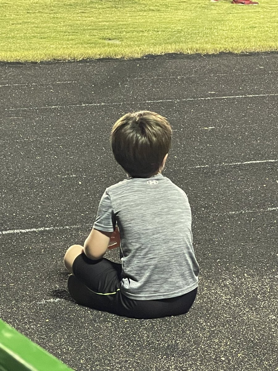 Molly_Capps's tweet image. Shoutout to @triton_high and @HarnettCoSchool for a special cheerleading night that the Capps girls loved!❤️ #FridayNightLights #GrandFinale #TheCappsFamily