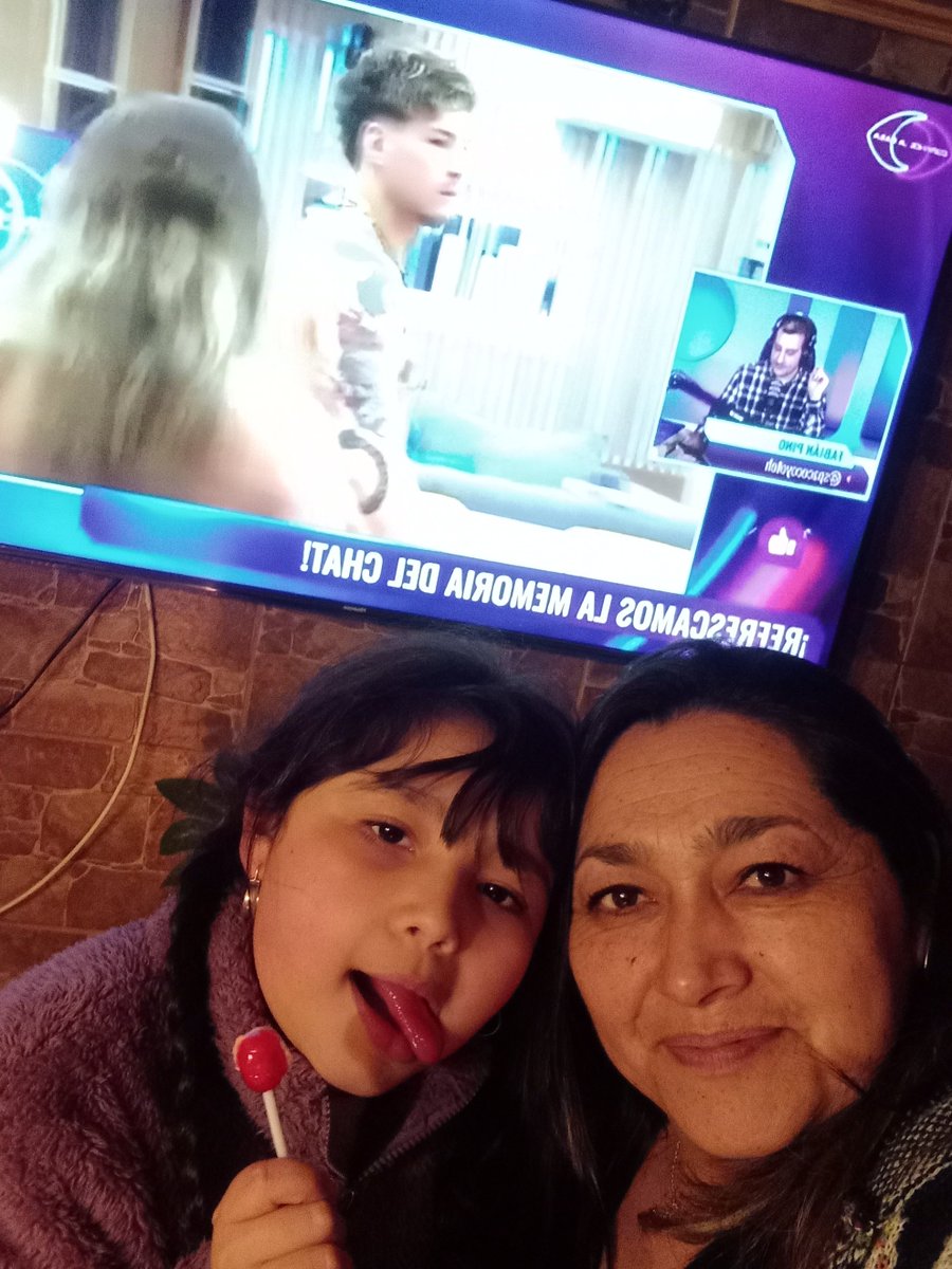 pilyfaundez's tweet photo. Saludos desde mi amado Curicó disfrutando el programa con mi Rafafita..#teamluloforever 💞#GranHermanoChile https://t.co/q2sxsGp3nN