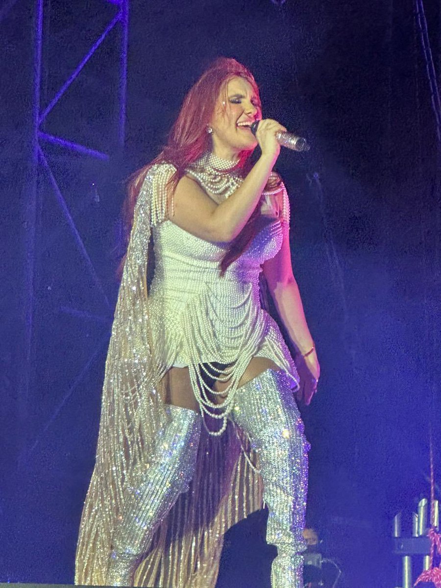 RBDFotosHQ's tweet photo. Dulce María na Soy Rebelde Tour https://t.co/YSrujxRpQB