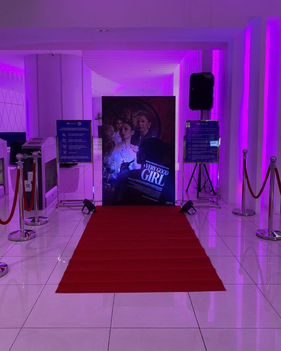 StarCinema's tweet photo. Can we see that beautiful smile? 😉💋
Strike a pose with the #AVeryGoodGirl poster standee here at SM City North EDSA cinemas https://t.co/Z5kAEDAuQj