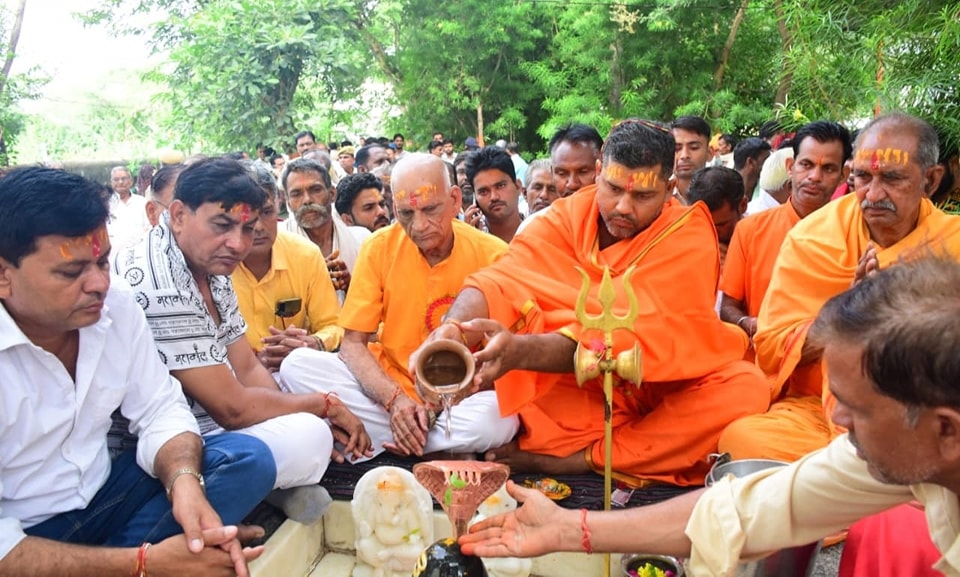 AshokChandnaINC's tweet photo. सत्य ही शिव है
शिव ही सुंदर है
सत्यम, शिवम, सुंदरम
हर-हर महादेव 

📍 रजलावता महादेव, नैनवां 
#Hindoli #Nainwain #Bundi #Rajasthan #Kawad #KawadYatra #Mahadev #Shiv #Bholenath #RameshwaramMahadev https://t.co/uR7QdqQskv