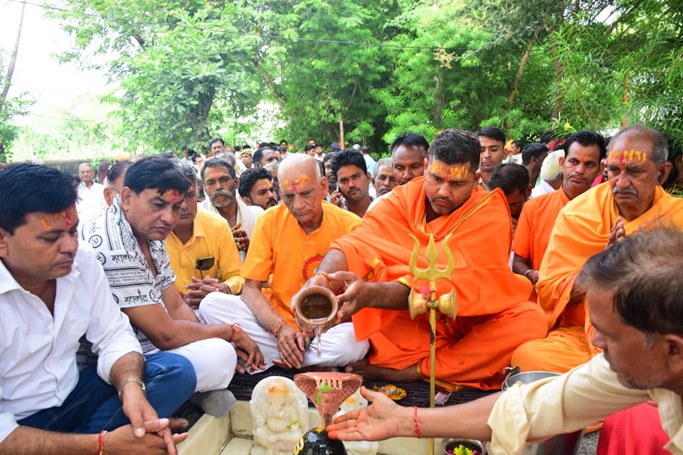 AshokChandnaINC's tweet photo. सत्य ही शिव है
शिव ही सुंदर है
सत्यम, शिवम, सुंदरम
हर-हर महादेव 

📍 रजलावता महादेव, नैनवां 
#Hindoli #Nainwain #Bundi #Rajasthan #Kawad #KawadYatra #Mahadev #Shiv #Bholenath #RameshwaramMahadev https://t.co/uR7QdqQskv