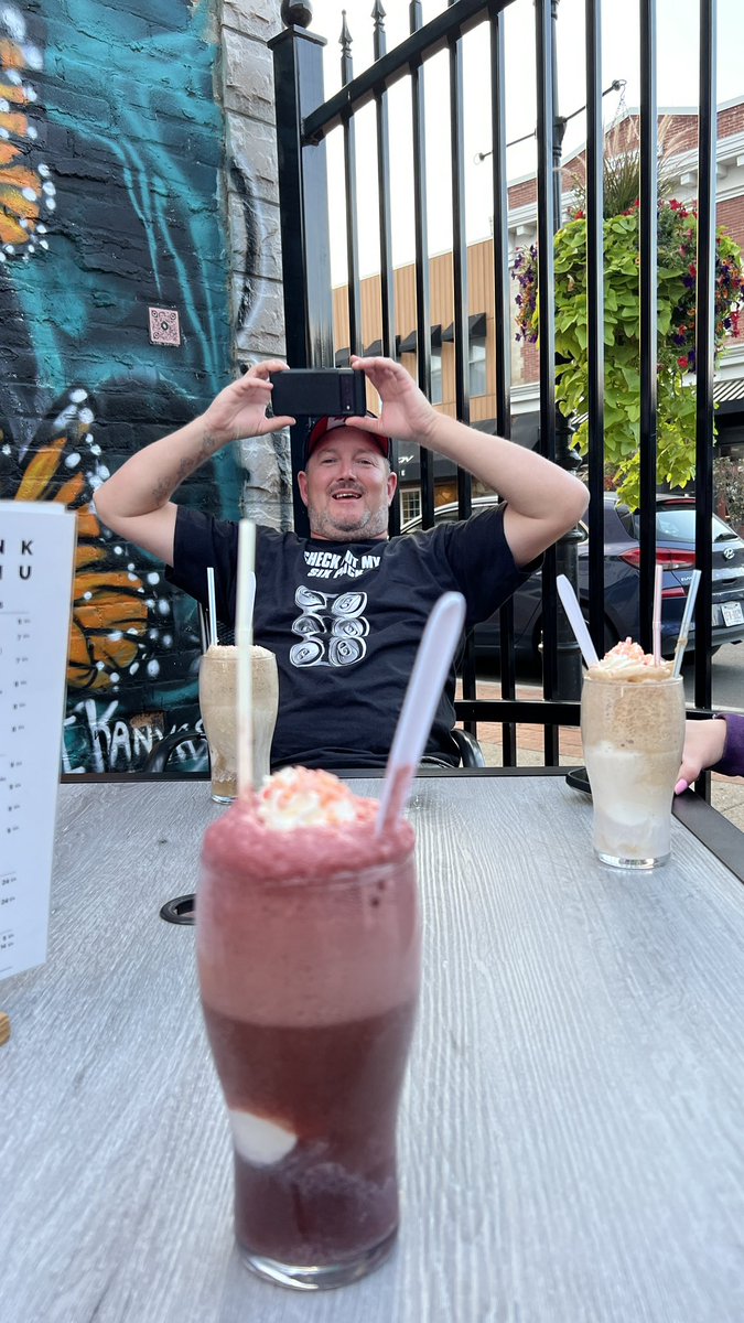 Tshock44812896's tweet image. Adult Floats @ #MooseAndSquirrel