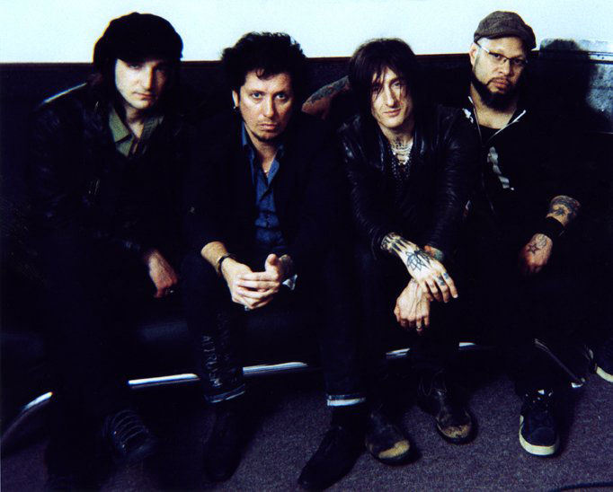 linernotepod's tweet photo. Link in bio for our interview with #RobCarlyle of #TheCompulsions. https://t.co/NJk5EbQzRR