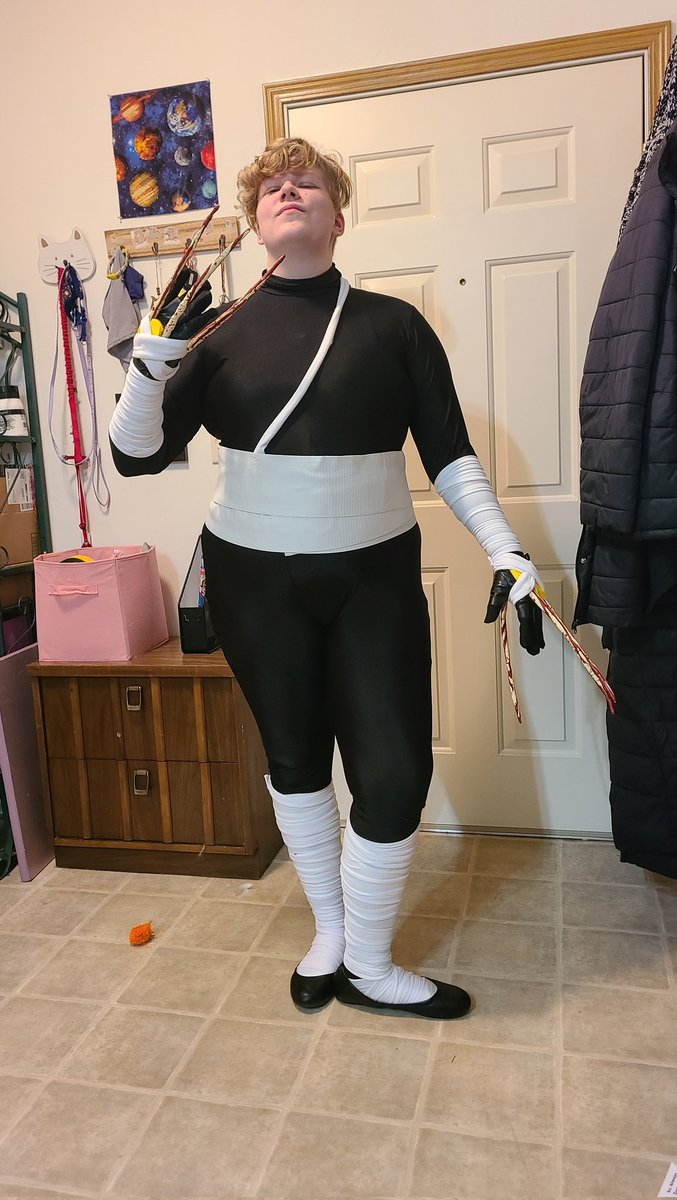 TunesforMutants's tweet photo. Gonna be debuting this bad boy at @TheUncannyEXP and I'm so excited!! I just have to dye my hair black and style it 😊😊
#daken #dakenakihiro #dakendarkwolverine #darkwolverine #wolverine #xfandom #XTwitter #MarvelComics #marvelcosplay #wolverinecosplay https://t.co/GBCxYkswIf