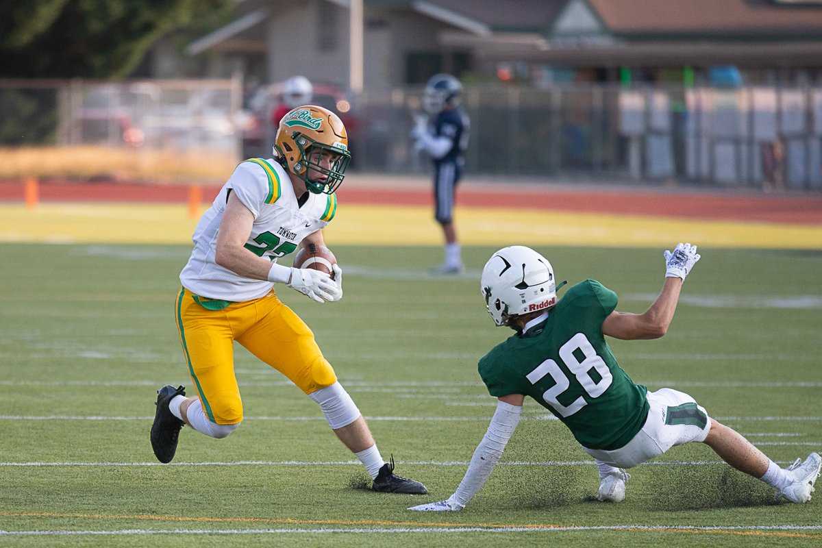 J_Kirshenbaum's tweet photo. Photos: @TBirdFootball jamboree'd tonight, which means it's just about time for football season in southwest Washington https://t.co/c2CwuvaiwM
