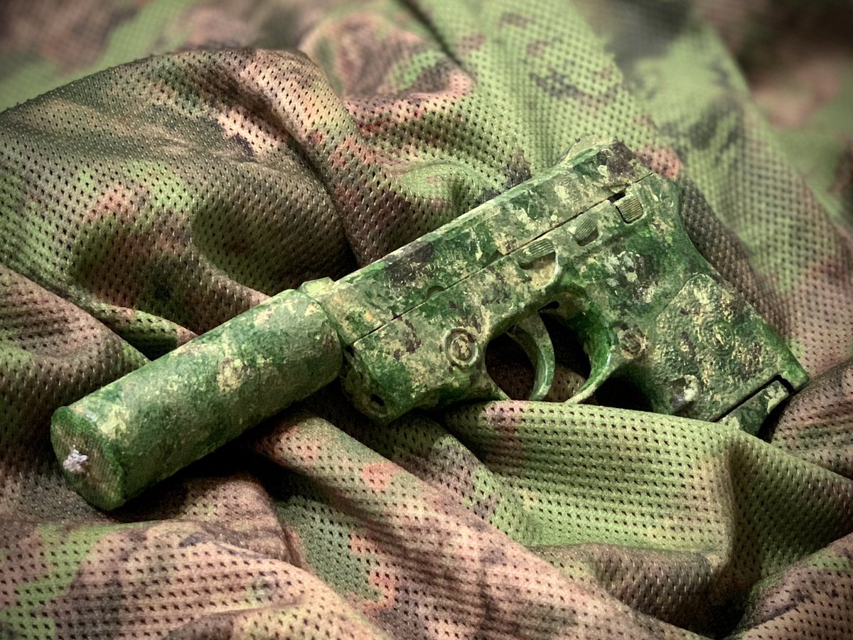 degarashi_2pack's tweet photo. ���成🌿
サプ付きボディガード
CAMO PENカスタム🦆

tonguさん、綺麗な塗装を潰してしまってごめんなさい🙇‍♂️

＃CamoPEN ＃サバゲー https://t.co/ZzIHoDwk1o