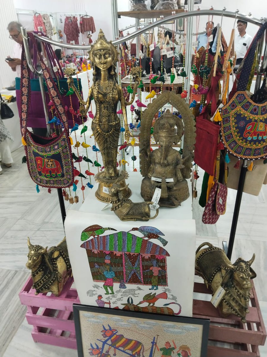 tribesindia's tweet photo. The Aga Khan Hall, Delhi. 25-29th August. 
Tribes India showcasing a delight for the eye, products that enrich house holds and accessories which are a pride. Encourage &amp; embrace our Tribal art.
#Vocal4Local #BuyTribal #TRIFED https://t.co/kOiEKbJwTy