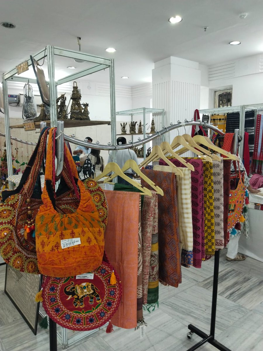 tribesindia's tweet photo. The Aga Khan Hall, Delhi. 25-29th August. 
Tribes India showcasing a delight for the eye, products that enrich house holds and accessories which are a pride. Encourage &amp; embrace our Tribal art.
#Vocal4Local #BuyTribal #TRIFED https://t.co/kOiEKbJwTy