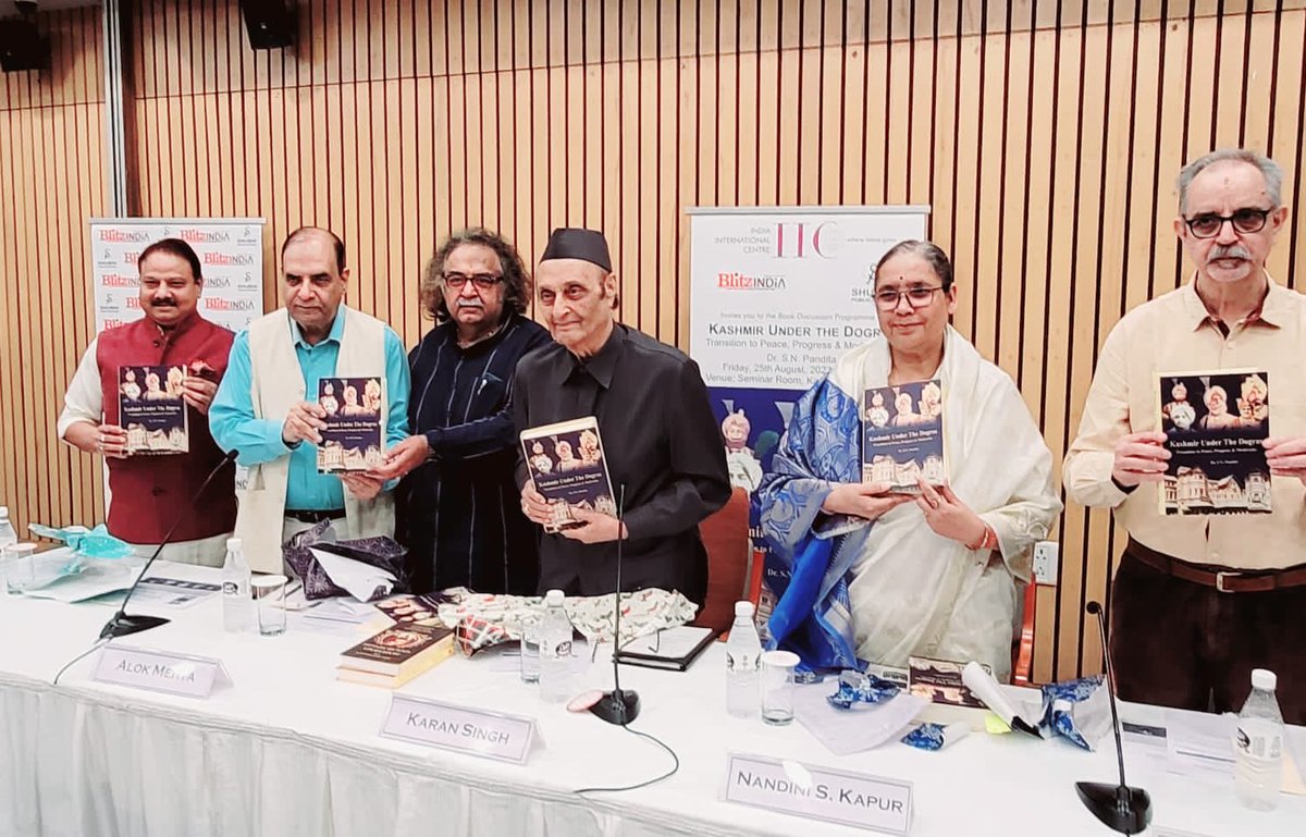 alokmehtaeditor's tweet photo. historic moment in for Shubhi Publications at IIC Delhi ,at the book release of Kashmir under the Dogras by Dr.Karan Singh and senior Editor Padma Shri Alok Mehta,  book writer Dr S N Pandita , Prof. Nandini Sinha Kapur &amp; Deepak Dwivedi , Sanjay Arya . Book  available on Amazon https://t.co/W3iXO7RJou