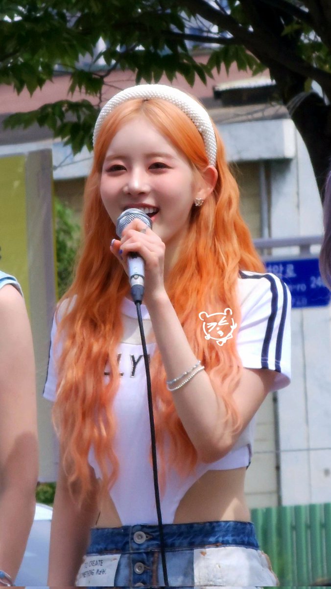 PageofLOVE81's tweet photo. 230826 스테이씨 미니팬미팅 프리뷰
너무 예쁘다 시은이😍
#스테이씨 #STAYC #시은 #SIEUN https://t.co/AV5sSiTUsN