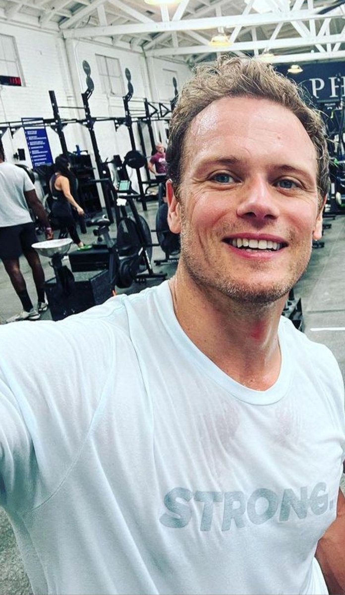 SchnepsTamara's tweet photo. I'm breathless🔥🥵
#Samsmiles💙
#SweatySam💪
#SamHeughan♥️
#creditSamsIG📸 https://t.co/UxaLol9vhj
