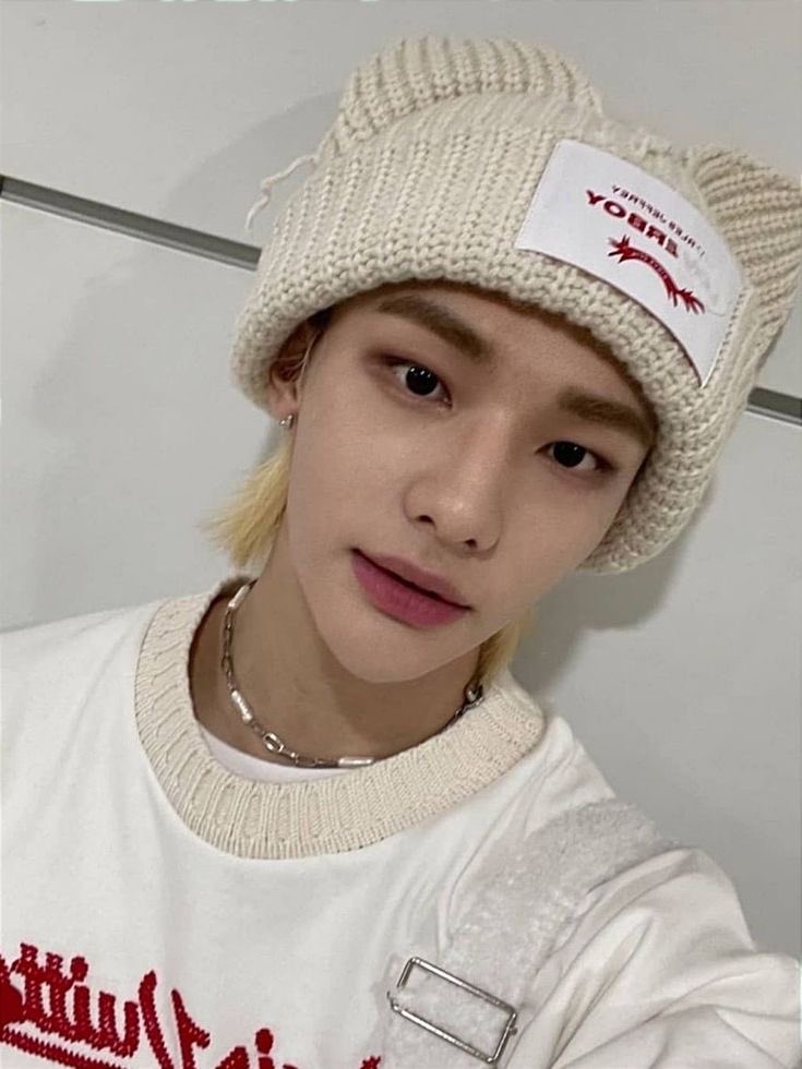 looking for interactive moots !!

— cass, she/her, 08 liner
— not new to #kpoptwt/#stantwt
— infp, aries, wlw
— ults skz, stayc and le sserafim 
— stans a lot more tho !!

♡︎/↻ to spread pls <3