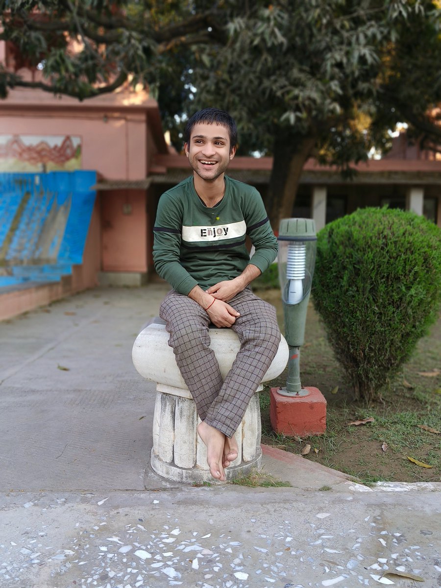 lochanmishra2's tweet photo. "Smile😊, it is the key that fits the lock of everybody’s heart💕💕
#Lochanmishra #smile #SmartFIBA #picoftheday @DrKumarVishwas #lifestyle #coolboy #photooftheday #photography #Photoshop #photographer https://t.co/5VVEw08p7J