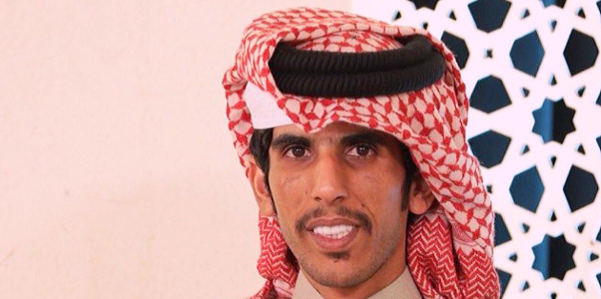khalid_Al3bdull's tweet photo. صالح النشيرا :
-
يبيّن لك انه هادي .. وخاطره مسرور 
وهو والله انّه يزعجه صوت مسباحه . 

VS : 
عبدالله السراهيد :
-
لكن اليا حداه الضيق / واثّر عليه 
حتى صمت المياه الراكده يزعجه . https://t.co/qB5KCpK9Zo