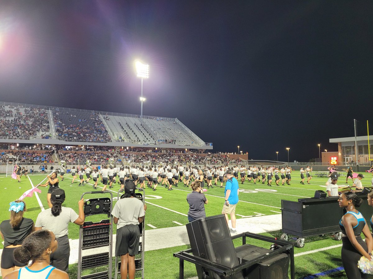 AISDFineArts's tweet photo. Friday Night Lights!!  Yes!!
@ShadowCreekBand 
@SCHS_Sapphires 
@ManvelHSBand 
@ManvelHSChoir 
@ManvelMajestics https://t.co/6MmNZO6cgm