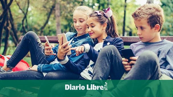 DiarioLibre's tweet photo. #LasMásLeídasDeLaSemana: "Speed watching": una nueva tendencia de consumo audiovisual entre los jóvenes
🔗https://t.co/Q2q6vWZOw9
#DiarioLibre #Noticia #SpeedWatching https://t.co/2M1hBfXLsY