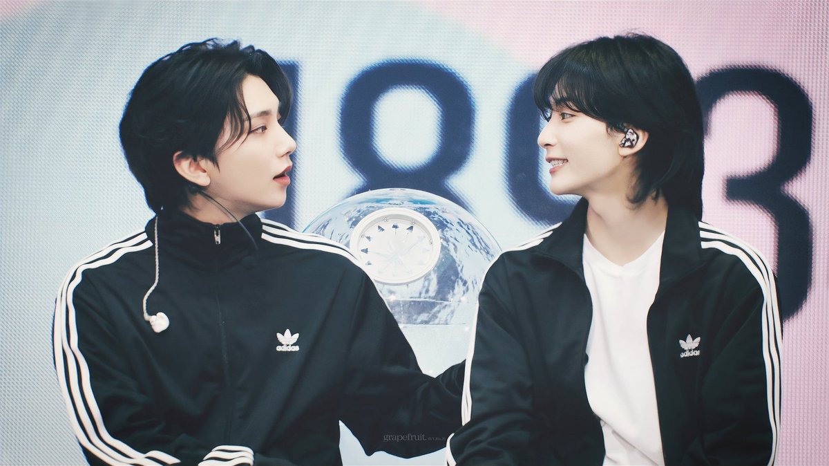 " Whenever i feel uneasy, i go to his room to see his face"
─jeonghan to joshua