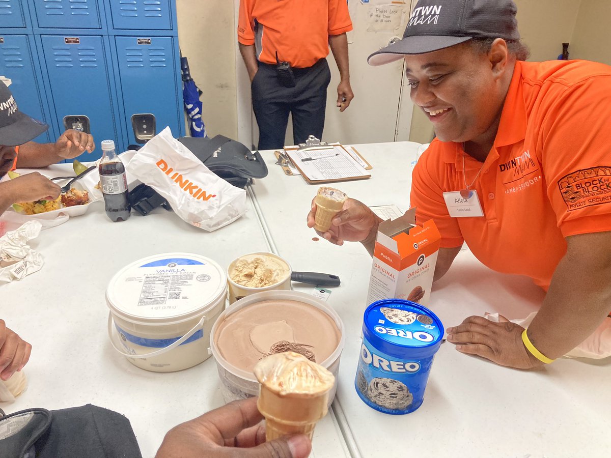 OutstandingAng1's tweet photo. We enjoyed our ice cream social. How ice cream always brings a smile or two. #downtownambassadors #providingsafetywalks #miami #makingadifference #onesmileatatime #makingadifference #yourneighborhoodheros #icecreamsocial https://t.co/MBS4YXsn2M
