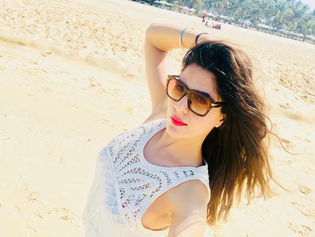 jonitadoda's tweet photo. Let the Sun shine Bright and enlighten your soul.Good morning X #jonitadoda #chandigarhgirl #chandigarhfashionweek #foundergoals https://t.co/GjiQKm0h1S