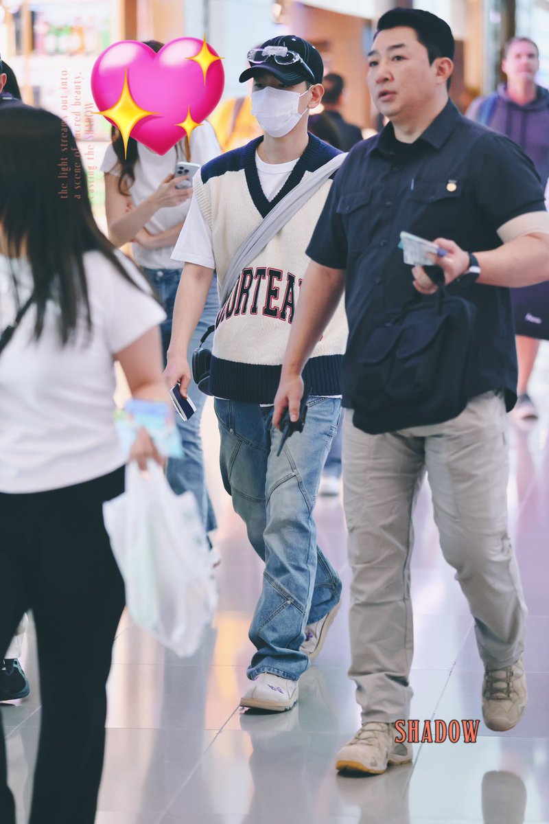 shadow0506's tweet photo. 230826 ICN 안뇽 #백현 #BAEKHYUN @B_hundred_Hyun https://t.co/h4Mbb5jDA9