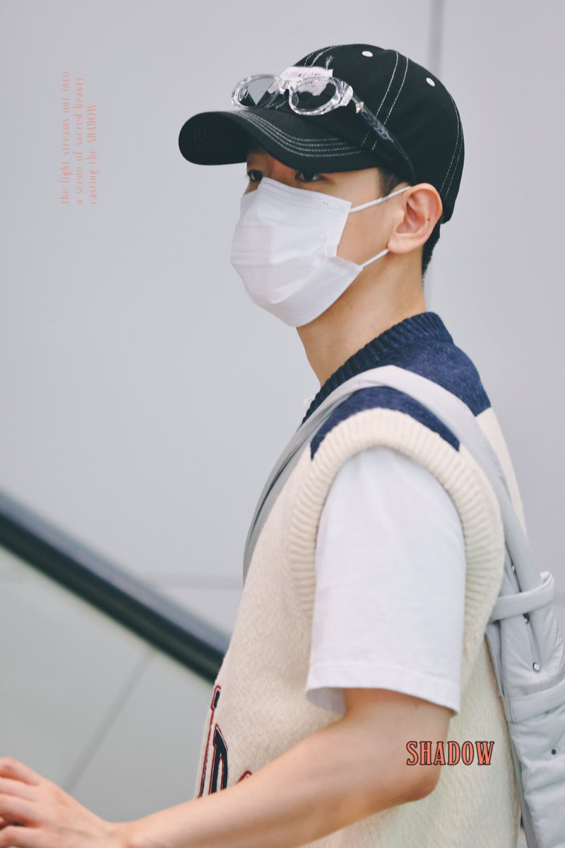 shadow0506's tweet photo. 230826 ICN 안뇽 #백현 #BAEKHYUN @B_hundred_Hyun https://t.co/h4Mbb5jDA9