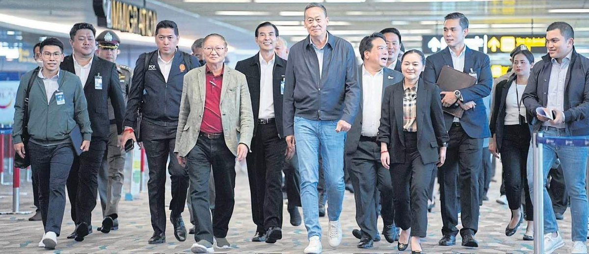 johnmalis150's tweet photo. This is a hectic journey to a drastic socioeconomic development in #Thailand. Look at how they have sleeved up for a so-called ‘no-smoke tourism industry’. #write2think https://t.co/V5vNg1o3An