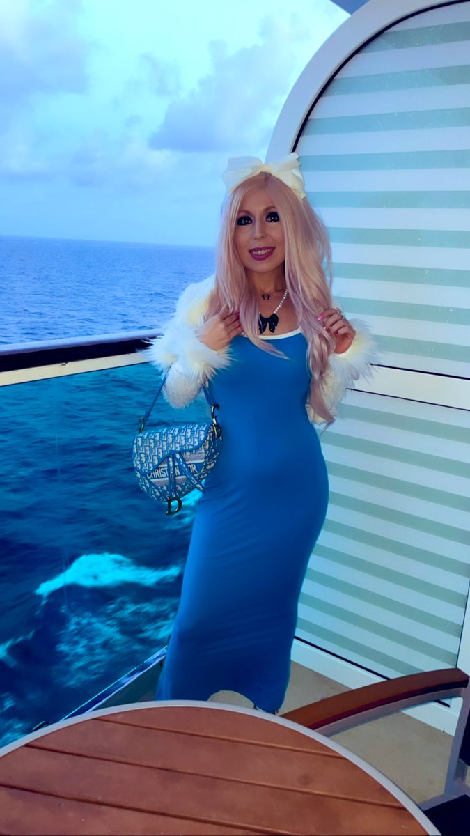 It’s been awhile Glam fam!💋🎀💄🚢 I went to #Cozumel on #serenadeoftheseas #RoyalCarribean  with my mom ..interesting 😹✨🩷⚓️💖🌊🚢 #Barbie #Barbiethemovie #Chanel #Coco #Mexico #Makeupartist #Pinkeverything 🎀💝🌊✨⚓️#Dior #Popsmoke #Glambabydoll #Glamour 🌊⚓️💝💖🧜‍♀️