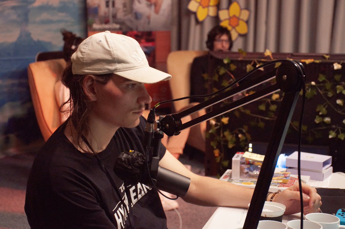 ZeldathonFR's tweet photo. Spirit Tracks berce toujours nos oreilles avec notre cher @eraxis99 🎮
Avec @STAetienne  au cast🎙️et @LeXenoFire en lecture de dons 🩶

Ça se passe ici : https://t.co/7o2pco1pjU

Oubliez pas de faire des dons pour le donation goal des 🐔: https://t.co/LLaIbBGcaV

📸@CloudyS_x