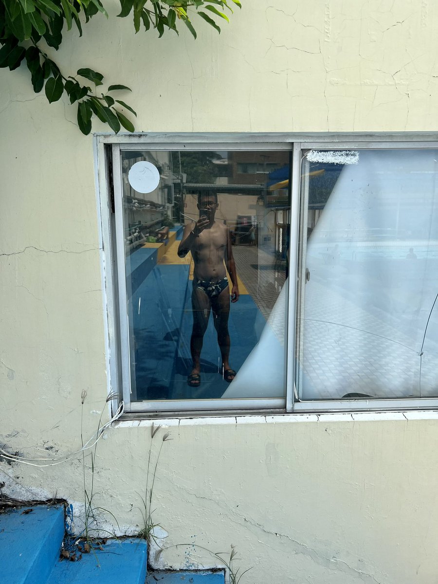 近日猖狂的肚子🥹
趕快游個泳壓壓驚
#舊水都