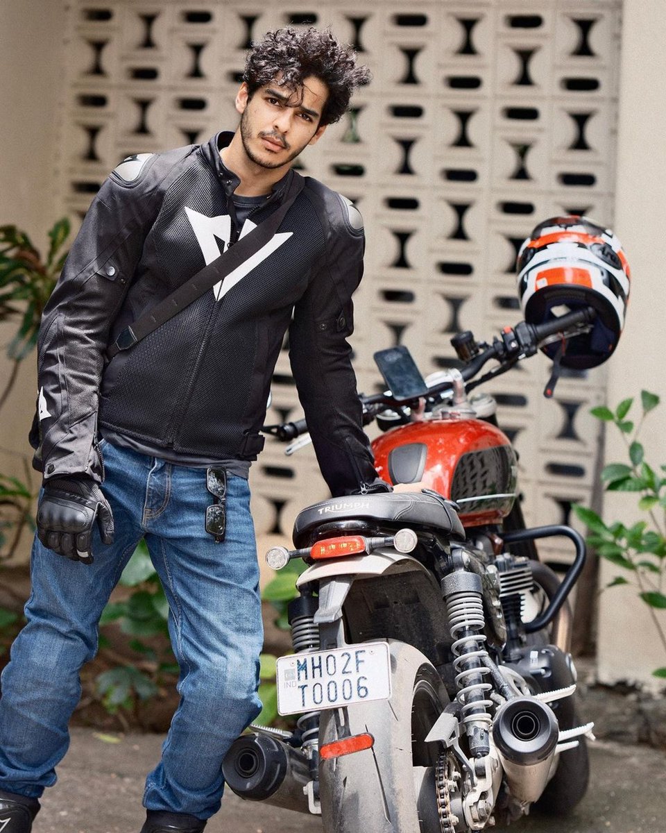 IndiaTriumph's tweet photo. Sunday is best spent in the saddle of your ride, just like Ishaan Khatter has been doing on his exhilarating classic roadster - the Speed 1200. 

📷: ishaankhatter on Instagram 

#MakeYourWeekendsMatter #TriumphWeekend #ForTheRide #TriumphIndia #Speed1200 https://t.co/MhegxkKzIG