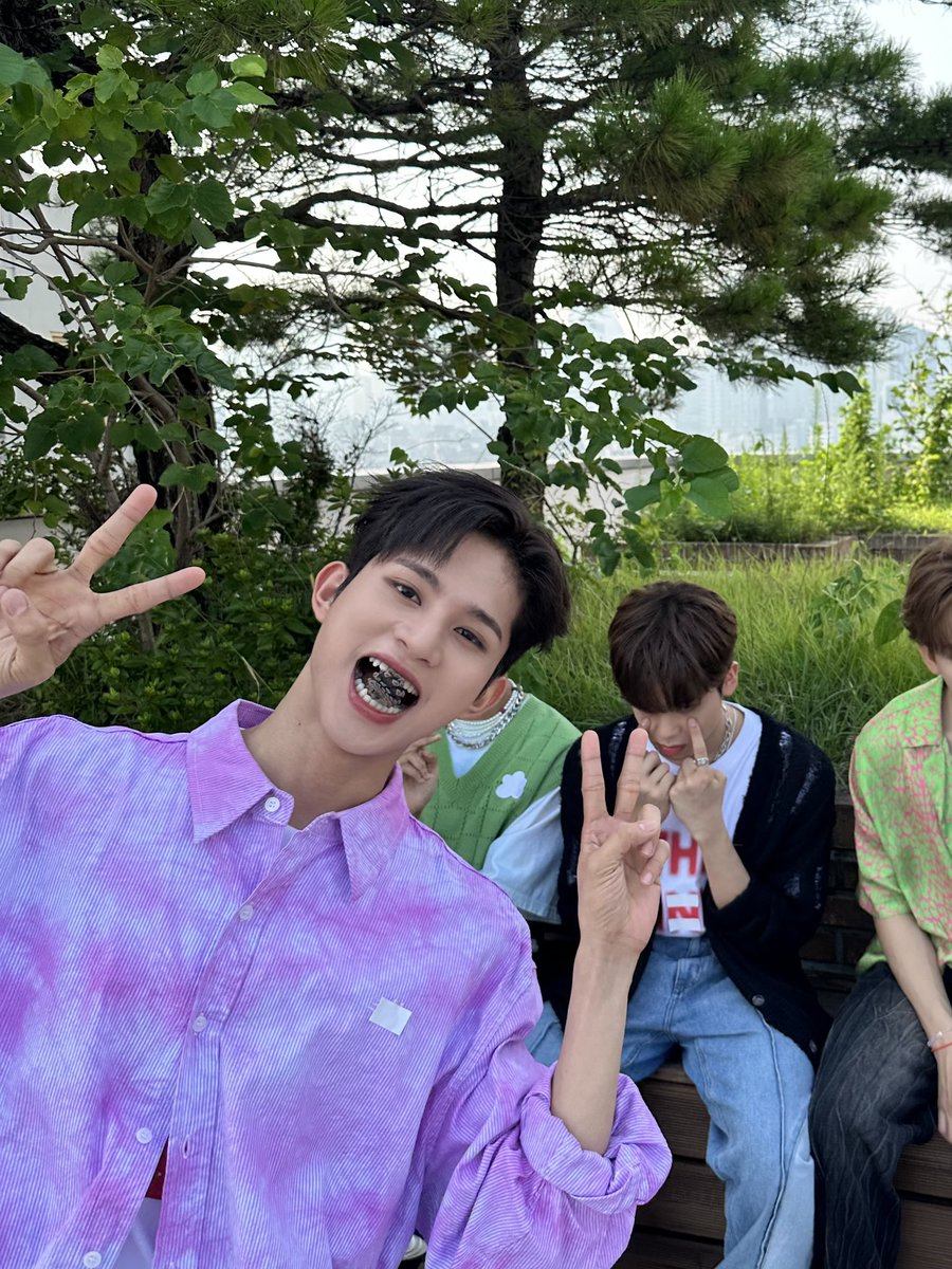HORI7ON_twt's tweet photo. [🐲] a bit of birthday bts ~

#HORI7ON #호라이즌 #VINCI #빈치 https://t.co/oeXui1Q5QI
