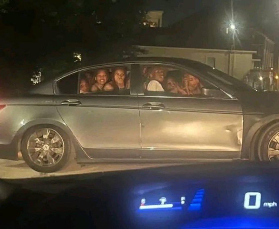 musadosmeme's tweet photo. “na volta a gente da um jeito” https://t.co/M05cilPY1N