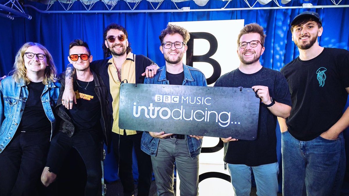 George Smith (@georger_smith) on Twitter photo 3 more shows left at <a href="/BBCRadioLincs/">BBC Lincolnshire</a> - and tonight from 8 is my final <a href="/bbcintroducing/">BBC Music Introducing</a> show. it's been great to showcase SO much great local music over the last year, thanks if you've listened or sent your tunes in - finishing it off with a BIG session from <a href="/Vigilantesmusic/">Vigilantes</a> π©· 3 more shows left at <a href="/BBCRadioLincs/">BBC Lincolnshire</a> - and tonight from 8 is my final <a href="/bbcintroducing/">BBC Music Introducing</a> show. it's been great to showcase SO much great local music over the last year, thanks if you've listened or sent your tunes in - finishing it off with a BIG session from <a href="/Vigilantesmusic/">Vigilantes</a> π©·