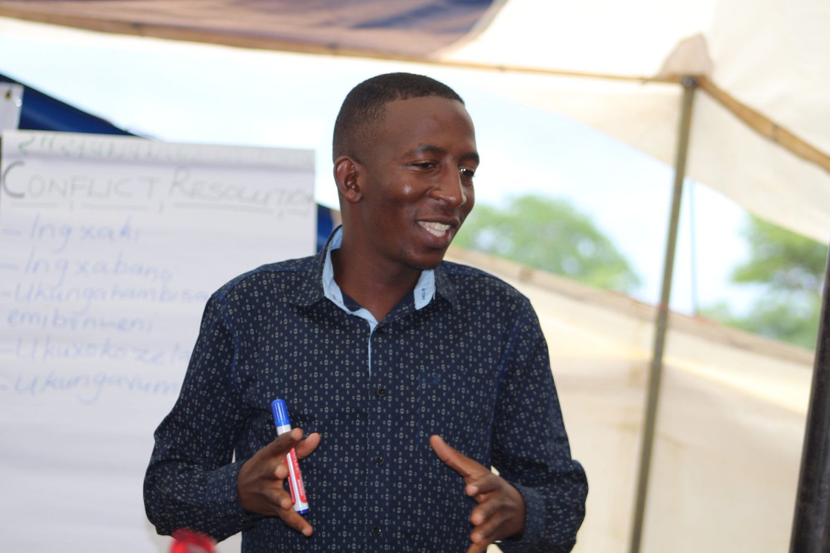 Jayteencube's tweet photo. Conflict is an inevitable part of human interaction and its impact can be detrimental if not properly addressed. In our #FSLP projects, we priorities empowering the people we assist with conflict resolution skills. https://t.co/6cQyFJVr12