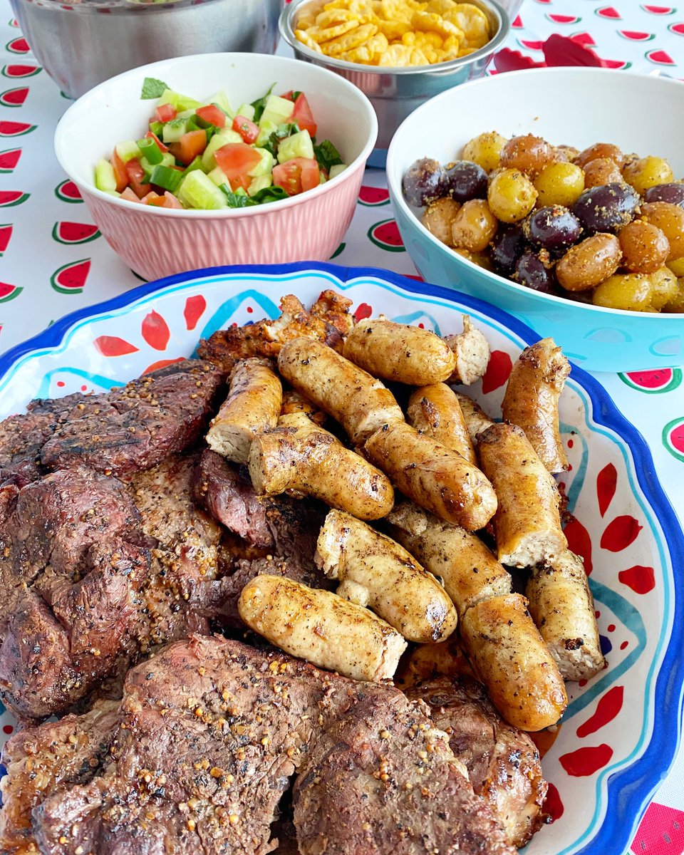 TruLocal's tweet photo. Is there anything better than a big BBQ in the summer? We mean… 😍😍😍 🌭 🍔 🍗 🥔 🥗 😋 #truLOCAL #ConnectingYouToTheSource @lindsaymustard https://t.co/3gMpWFn4NH