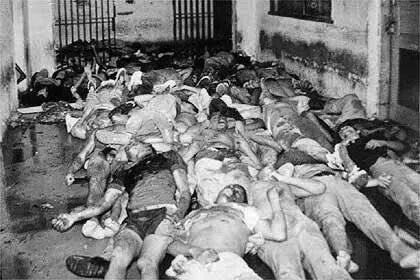 inpic0's tweet photo. #صورة من #كشمير عام 1947
الحاكم الهندوسي "هاري سينغ" مدعومًا من الجيش الهندي ومتطرفين هندوس يُهجرون ويرتكبون مذبحة #جامو بكشمير المسلمة 
 المتنازع عليها بين #الهند و #باكستان 

عملية تطهير عرقي قُتل فيها حوالي 600 ألف مسلم خلال أسبوع واحد فقط!

#هولوكوست حقيقي ومرعب قام به الهندوس برعاية #بريطانيا ولم يهتم له العالم ليومنا هذا لأن الضحايا من المسلمين فقط