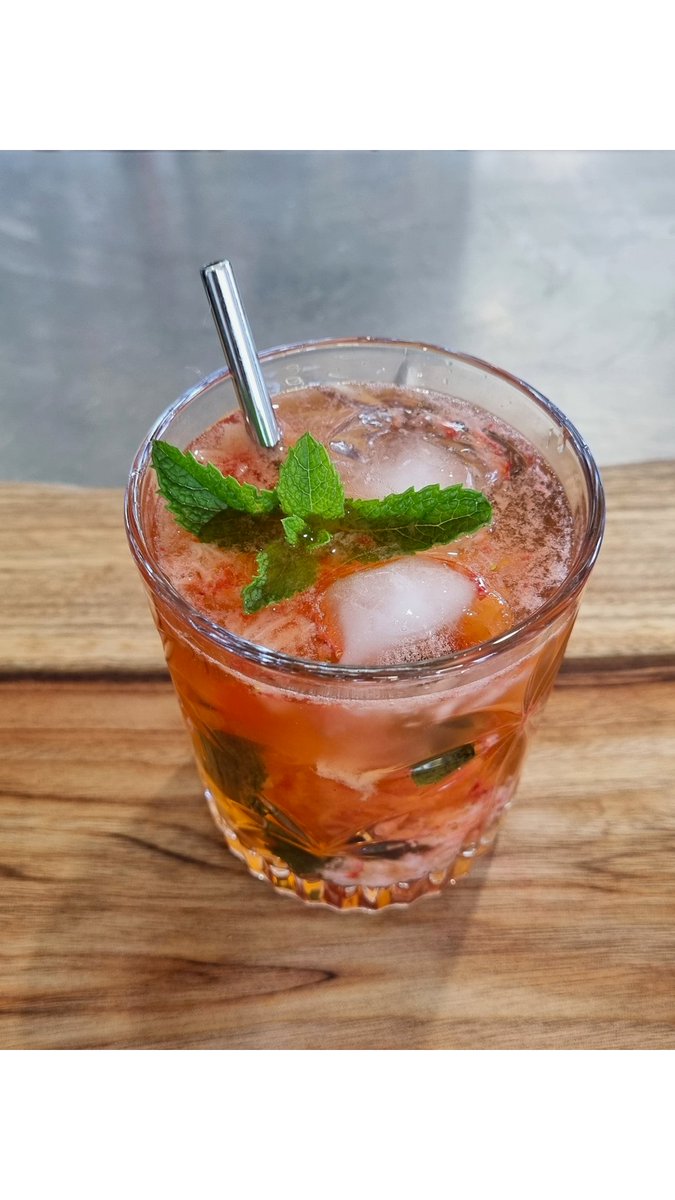 LilysLushLife's tweet photo. This is my Strawberry Mojito 🍓

Just posted on my YouTube and Tik Tok 👁️

Please show it some love xx appreciate you https://t.co/8B4oXVKWbv