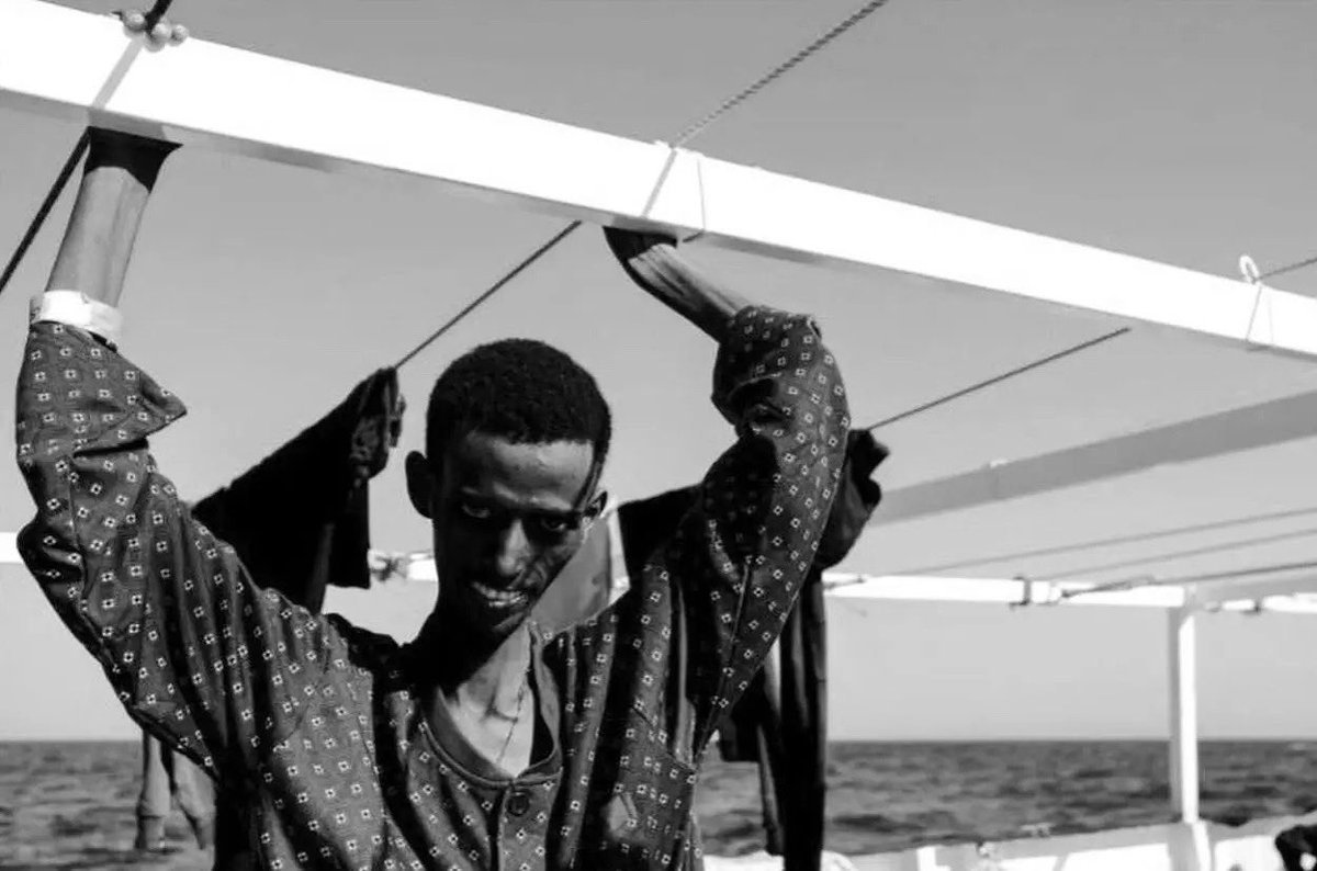 #TesfalidetTesfom, #Segen per gli amici, era un immigrato eritreo sbarcato a #Pozzallo il 12 marzo 2018. Veniva dalla #Libia dove aveva subito torture e violenze inaudite. Pesava appena trenta chili. È morto nell'ospedale di #Modica il giorno dopo il suo arrivo in #Italia. A noi,