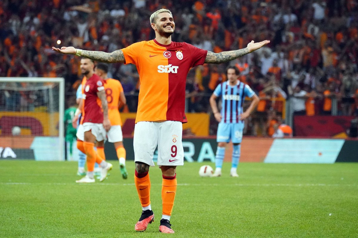 🗣️ Mauro Icardi: "Kulübün tüm çalışanlarıyla büyük bir takımın parçasıyız. Galatasaray'da tam anlamıyla kendimi buldum ve burada çok mutluyum. Sahadaki görüntüm de
zaten bunu belli ediyordur."