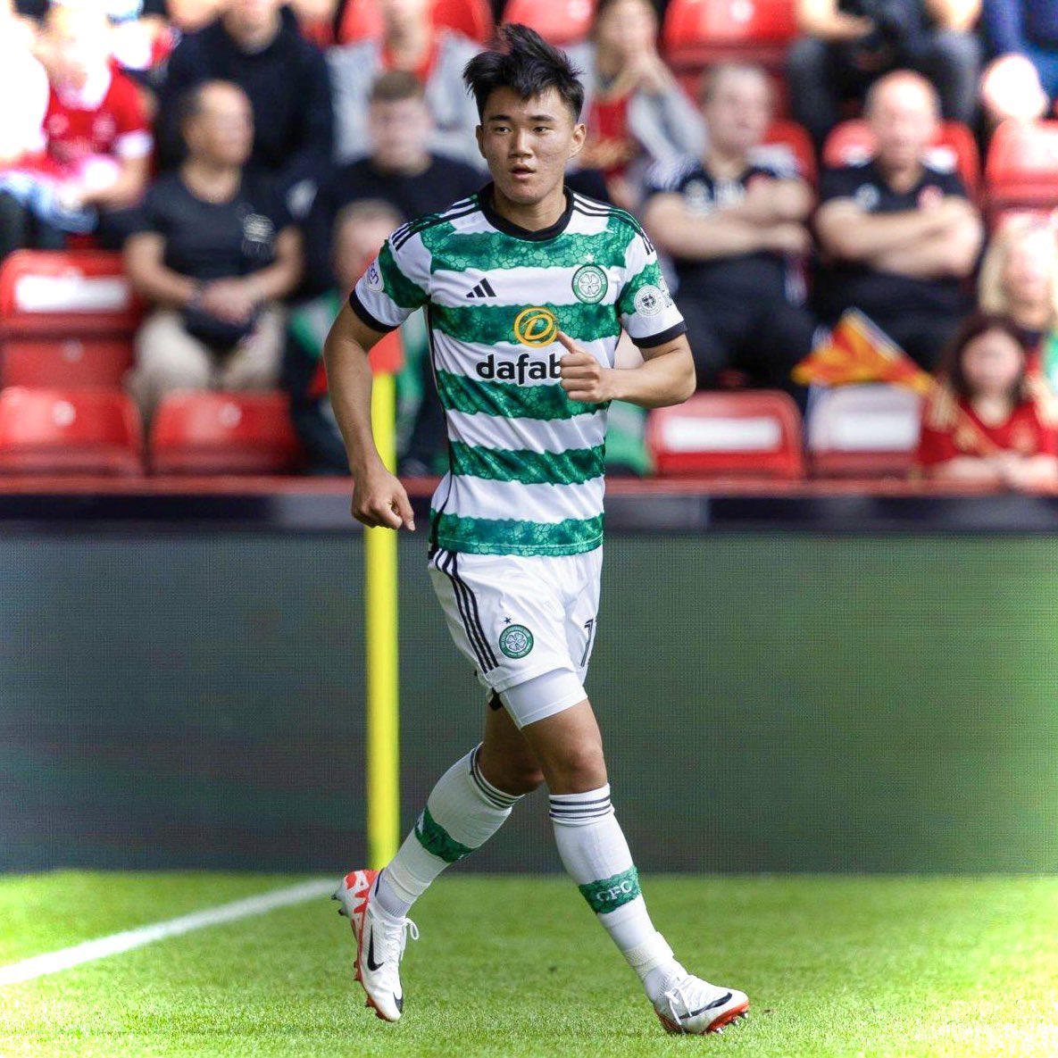 AJ_CELTIC's tweet image. 💚 MATCHDAY GIVEAWAY 💚 

Abada injured? Step up Yang Hyun-Jun, IF Yang scores first today we will give away a small AJ_Bundle! 🔮🇰🇷

To enter simply: 

FOLLOW US 🤝
RT THIS TWEET 🔁

COYBIG 🍀