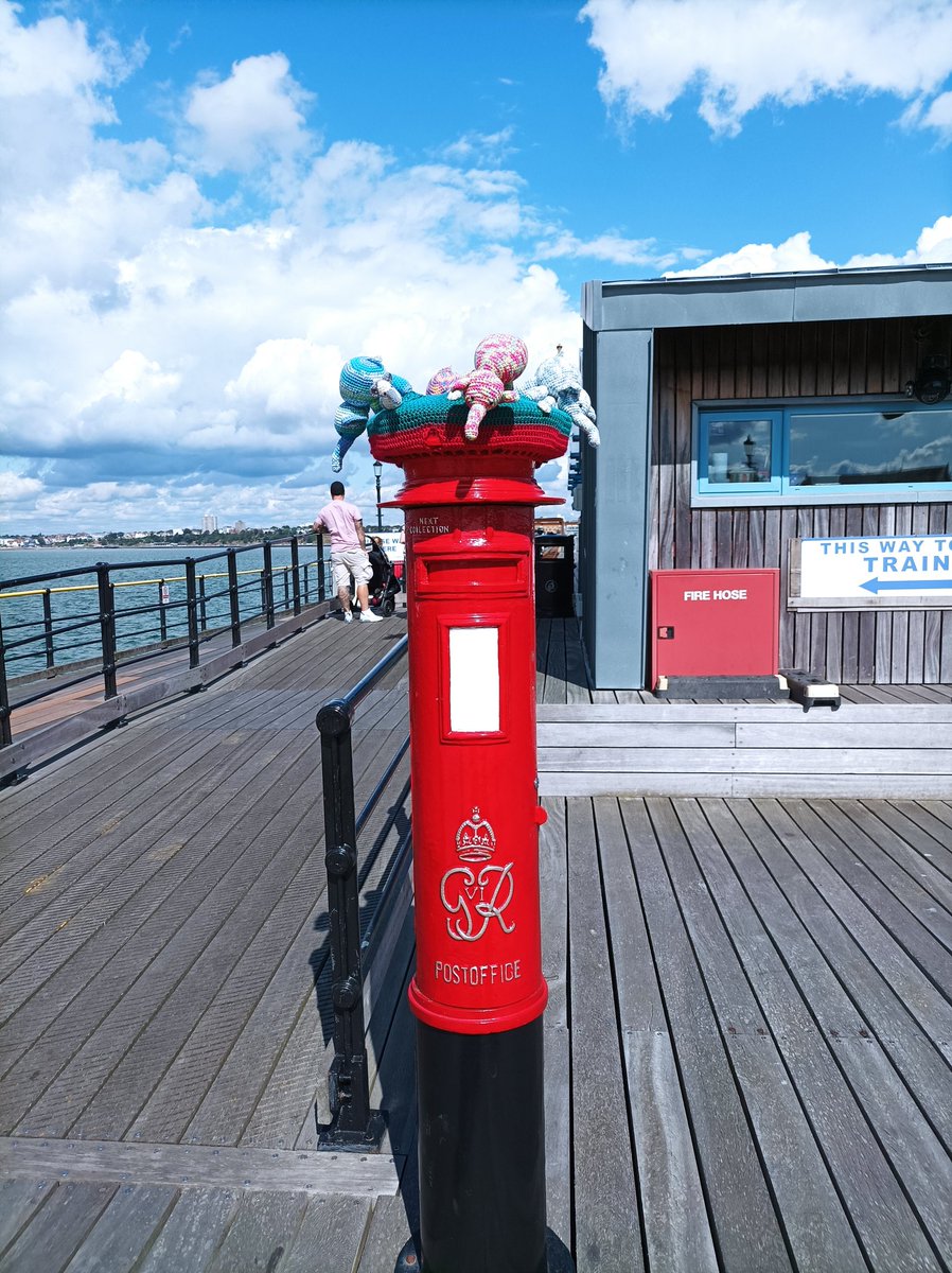byronsbrain's tweet image. Gorgeous day today so I'm walking #southendpier here's an extra pic for #postboxsaturday
